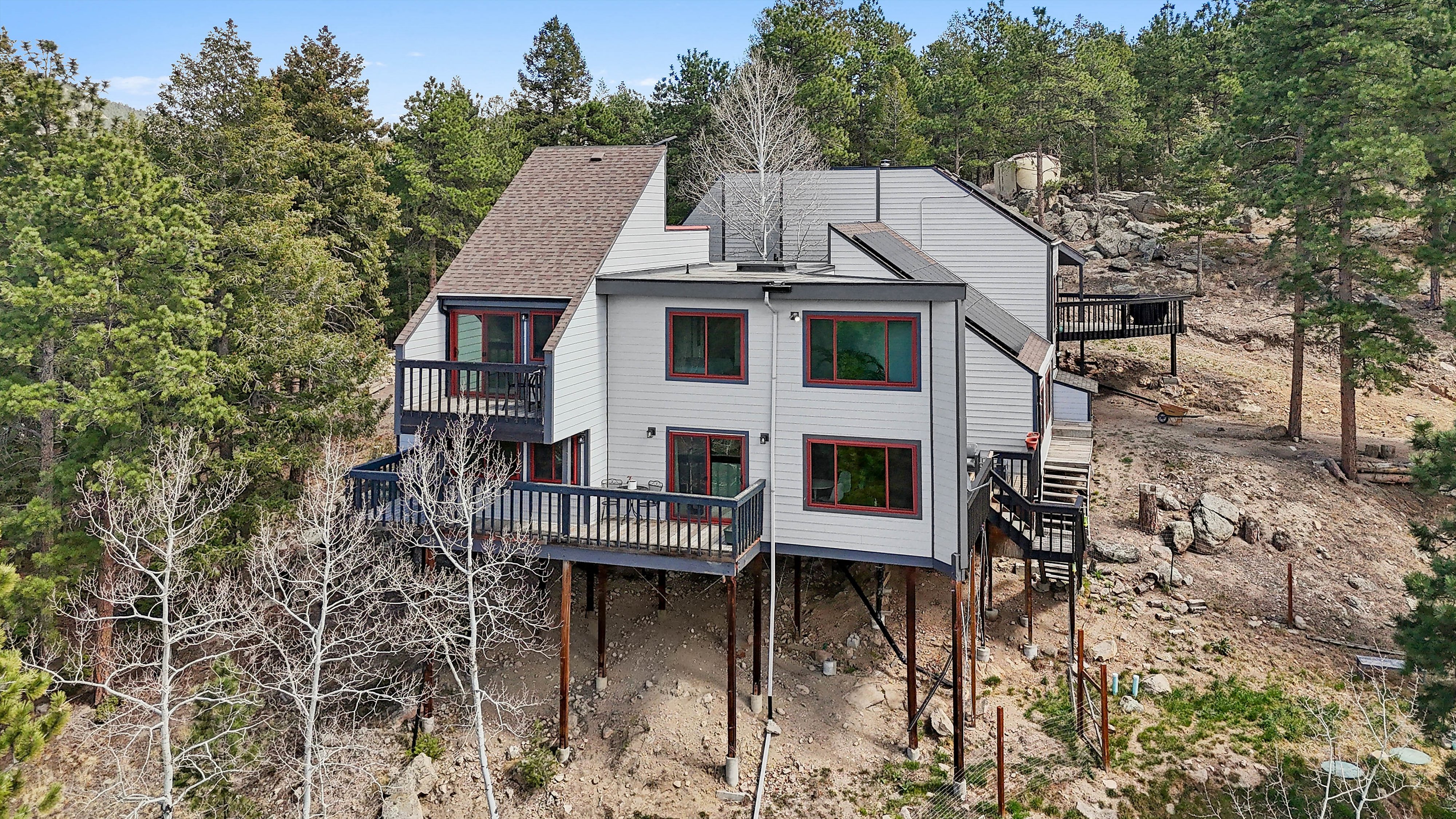  Experience Refined Mid-Century Inspired Mountain Living on 3.37 Acres - 物件實景