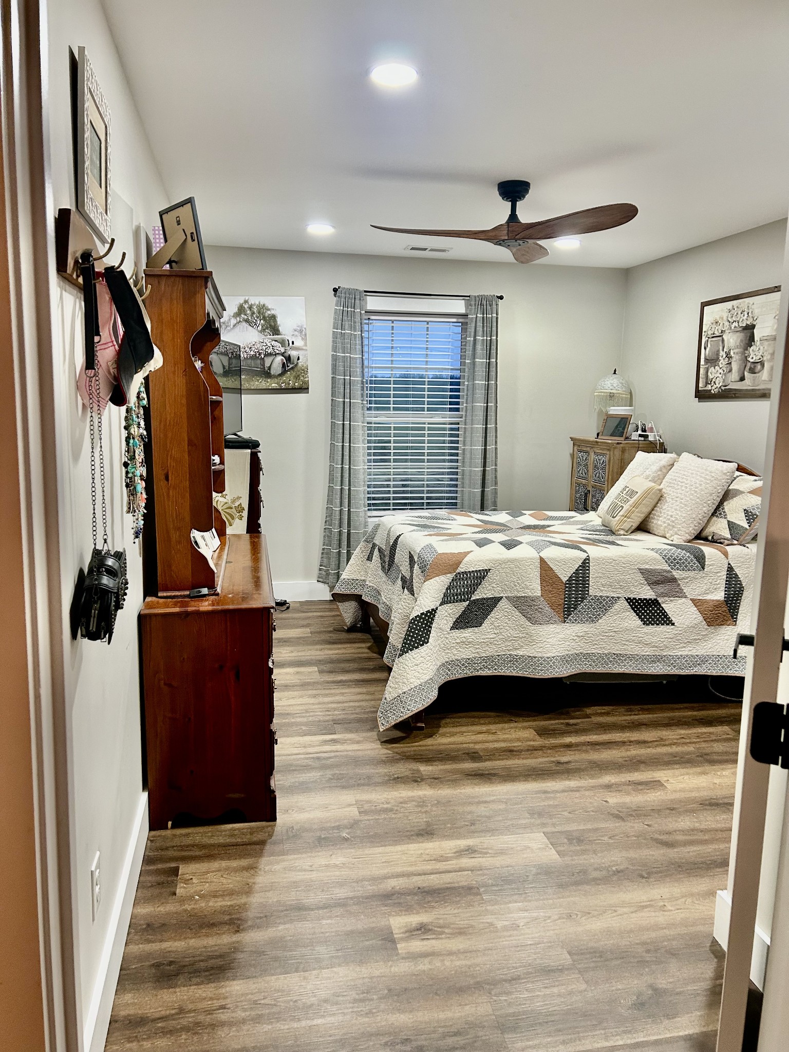 Manchester, Tennessee, 37355, United States, 4 Bedrooms Bedrooms, ,3 BathroomsBathrooms,Residential,For Sale,2015723