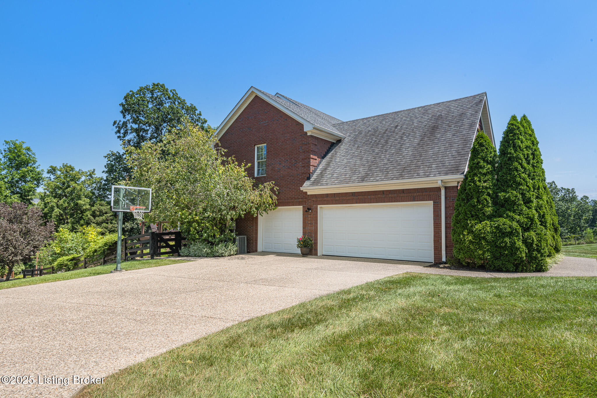 Crestwood, Kentucky, 40014, United States, 6 Bedrooms Bedrooms, ,5 BathroomsBathrooms,Residential,For Sale,1908239