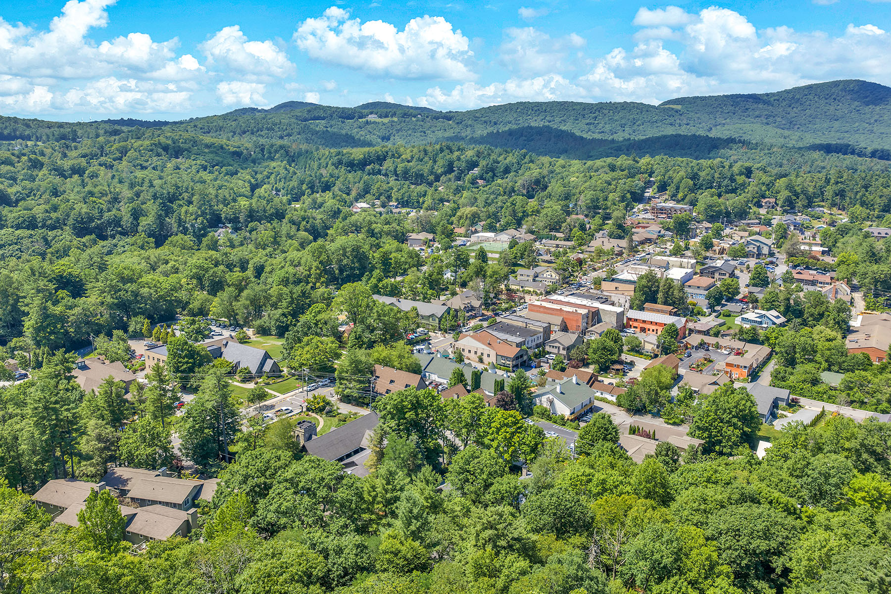  VILLAGE GREEN - BLOWING ROCK - 物件實景