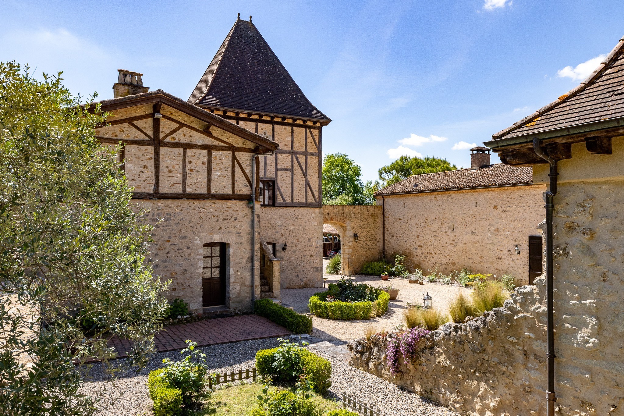  Awakening the Senses in the Land of Azure: A Domain of Light in the Heart of Lo… - 物件實景