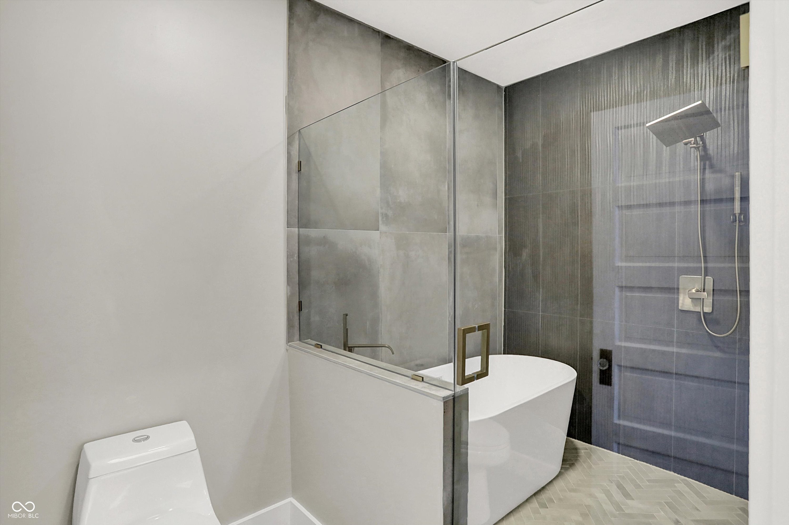 Indianapolis, Indiana, 46205, United States, 3 Bedrooms Bedrooms, ,3 BathroomsBathrooms,Residential,For Sale,1982816