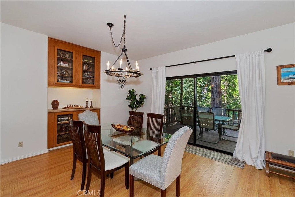 Lake Arrowhead, California, 92352, United States, 4 Bedrooms Bedrooms, ,3 BathroomsBathrooms,Residential,For Sale,1998822