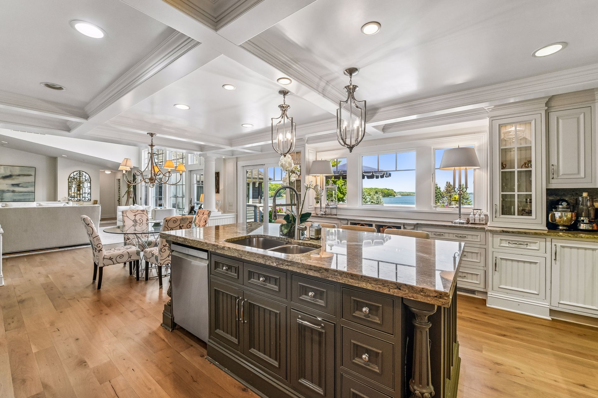  Timeless Luxury Along Lake Minnetonka’s Shoreline - 物件實景