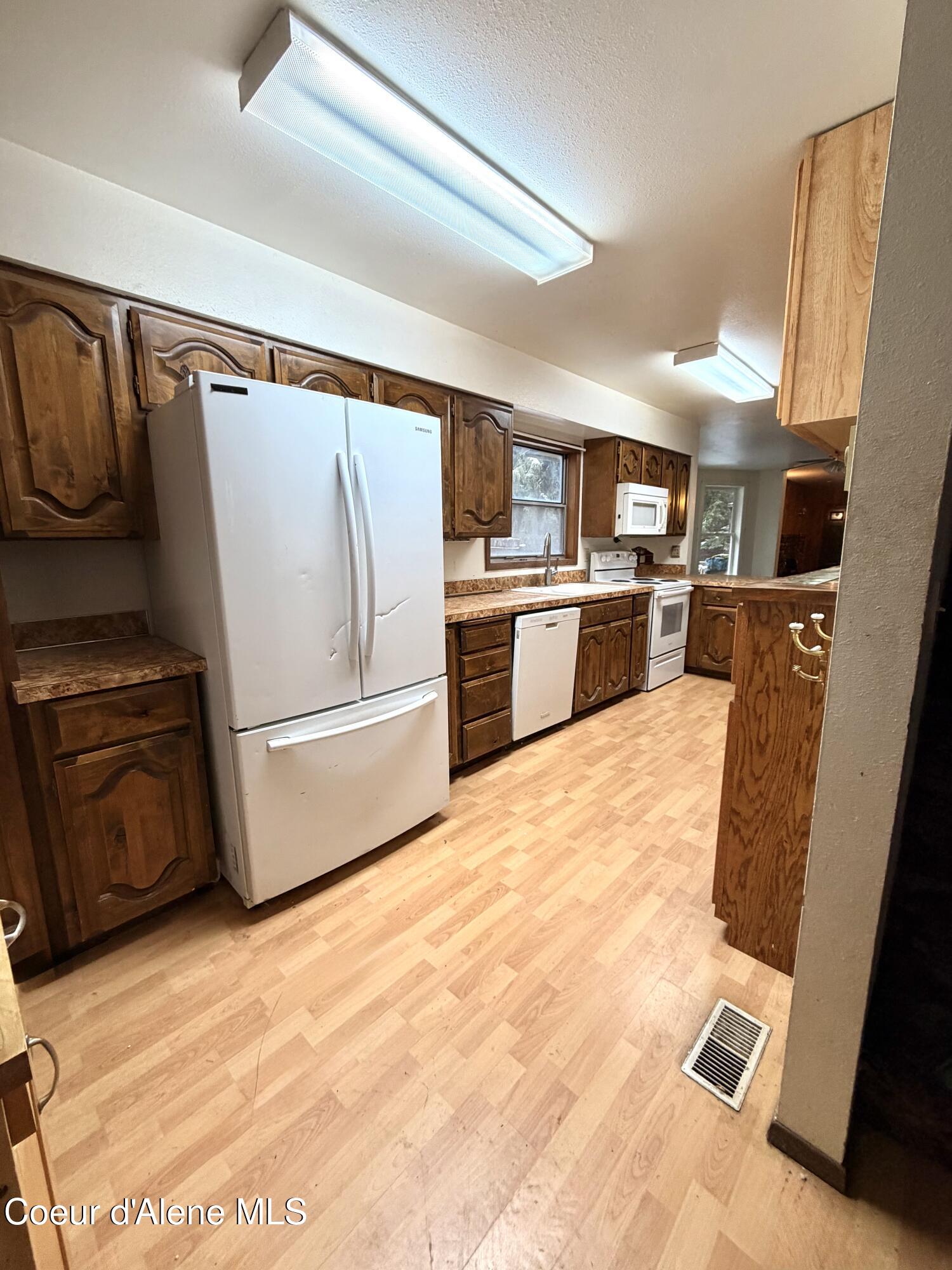 Coeur d'Alene, Idaho, 83814, United States, 5 Bedrooms Bedrooms, ,3 BathroomsBathrooms,Residential,For Sale,2005886