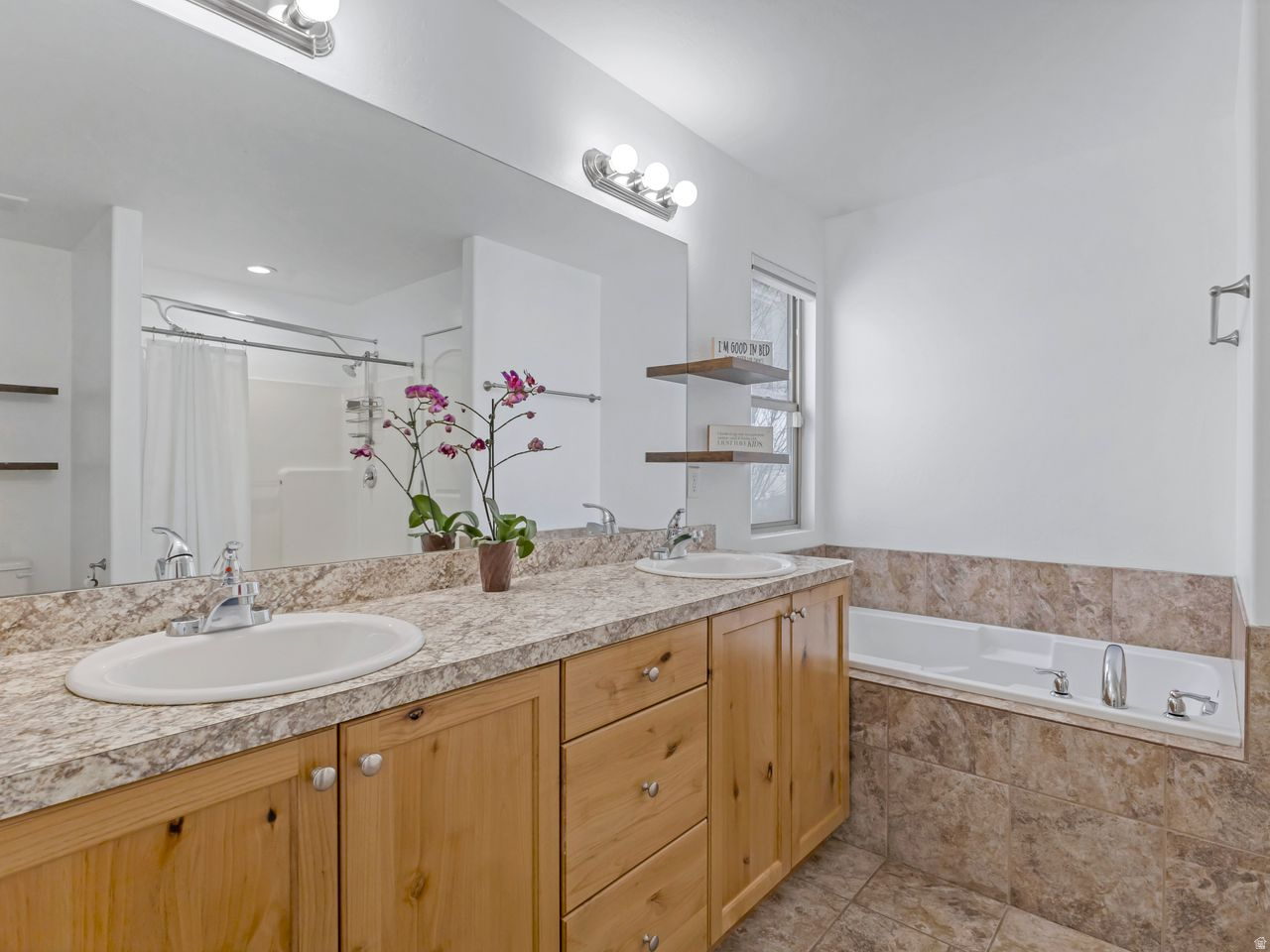 Grantsville, Utah, 84029, United States, 6 Bedrooms Bedrooms, ,3 BathroomsBathrooms,Residential,For Sale,2003482