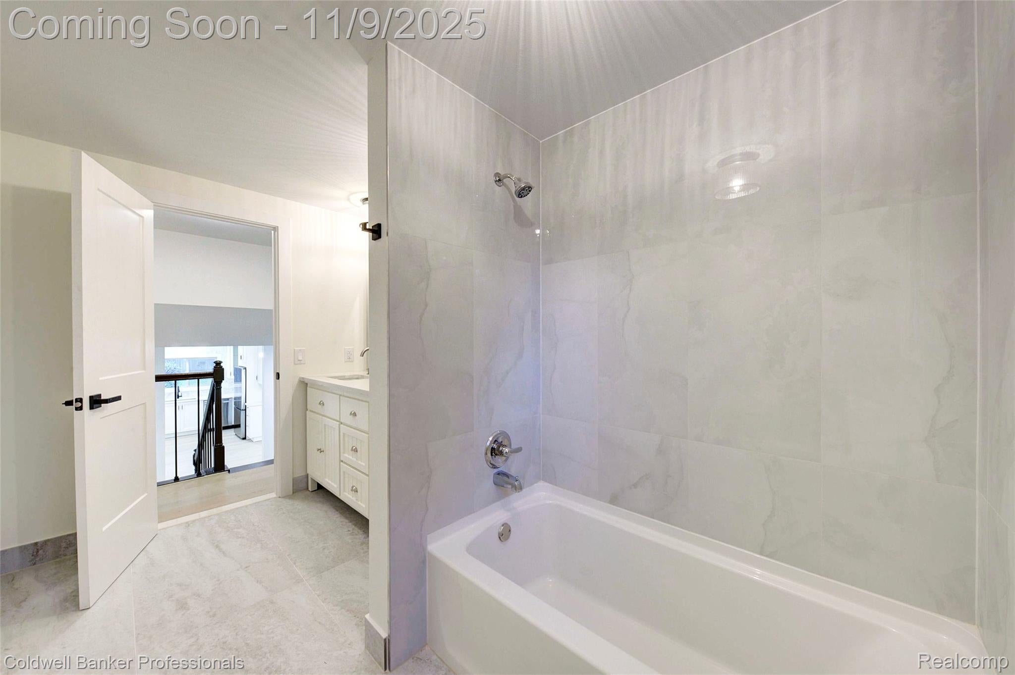 Troy, Michigan, 48085, United States, 4 Bedrooms Bedrooms, ,2 BathroomsBathrooms,Residential,For Sale,1989080