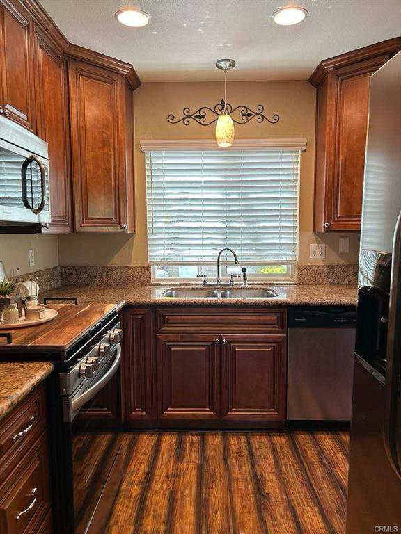 Rancho Cucamonga, California, 91739, United States, 2 Bedrooms Bedrooms, ,1 BathroomBathrooms,Residential,For Sale,1981307