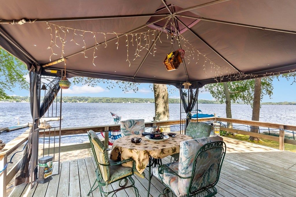 Lakeville, Massachusetts, 02347, United States, 2 Bedrooms Bedrooms, ,1 BathroomBathrooms,Residential,For Sale,1924540