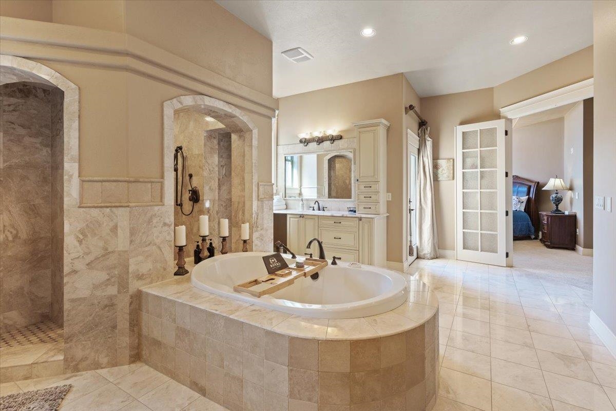 Spokane, Washington, 99224, United States, 5 Bedrooms Bedrooms, ,6 BathroomsBathrooms,Residential,For Sale,2000632