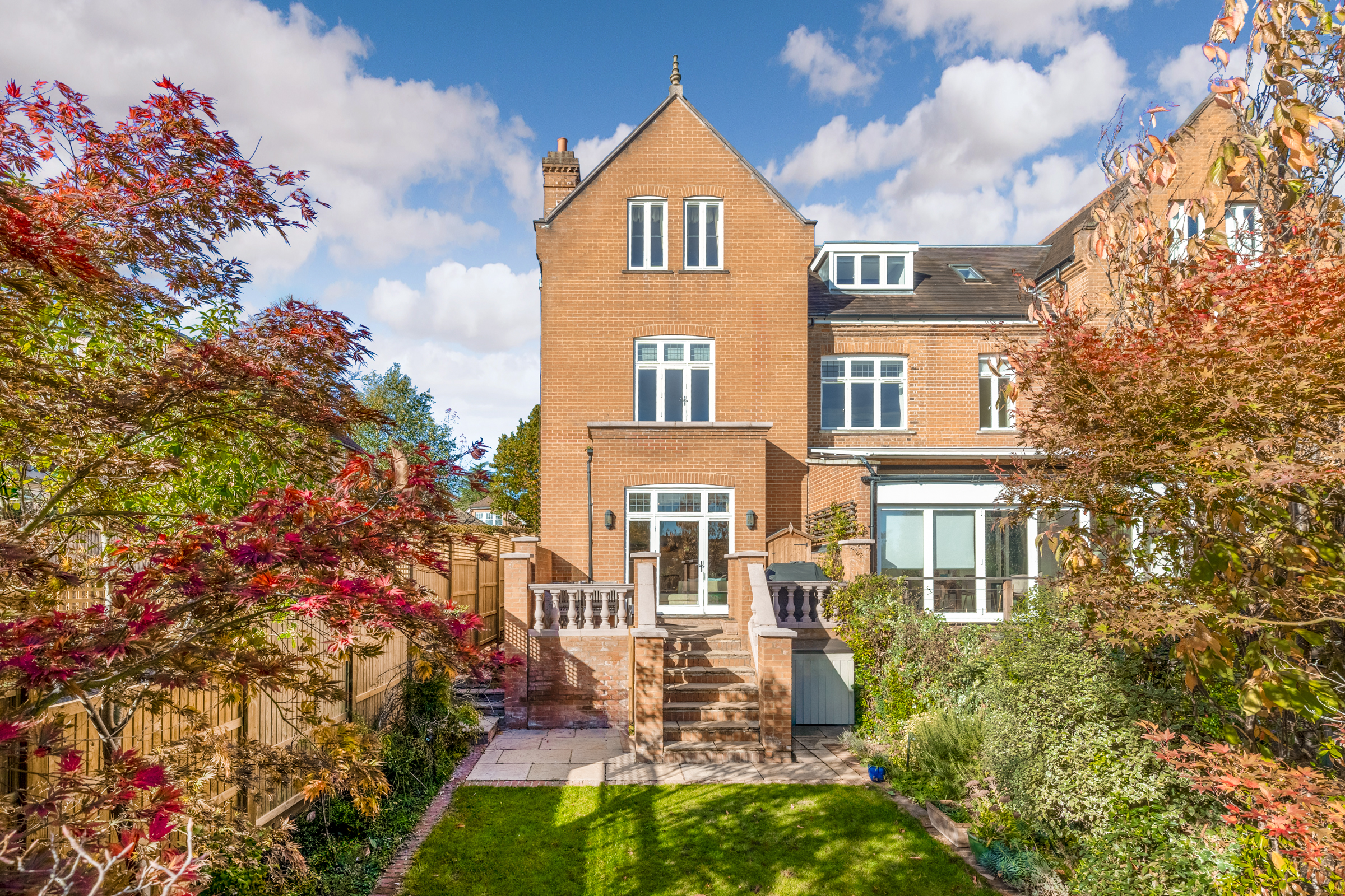  A bright Wimbledon home with far reaching southerly views and off street parking - 物件實景