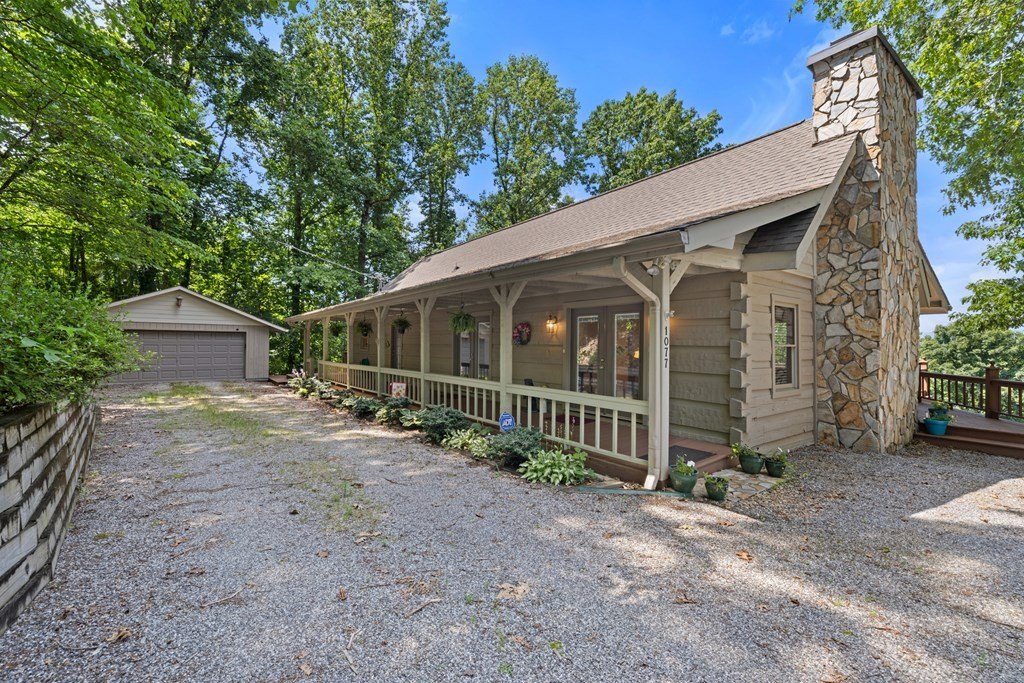 Hiawassee, Georgia, 30546, United States, 3 Bedrooms Bedrooms, ,3 BathroomsBathrooms,Residential,For Sale,1880461