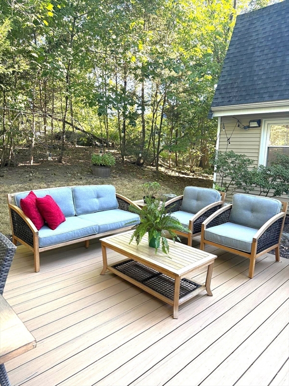 Stoneham, Massachusetts, 02180, United States, 4 Bedrooms Bedrooms, ,2 BathroomsBathrooms,Residential,For Sale,1940945