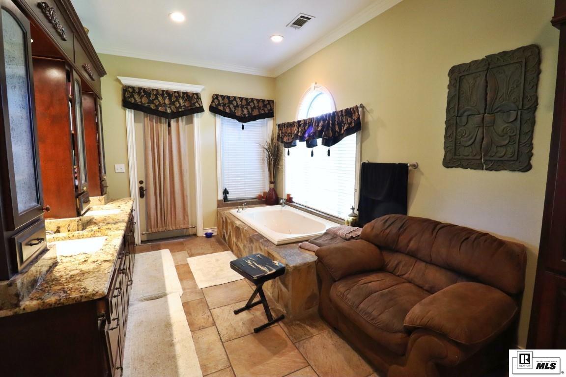 West Monroe, Louisiana, 71291, United States, 5 Bedrooms Bedrooms, ,5 BathroomsBathrooms,Residential,For Sale,1794590