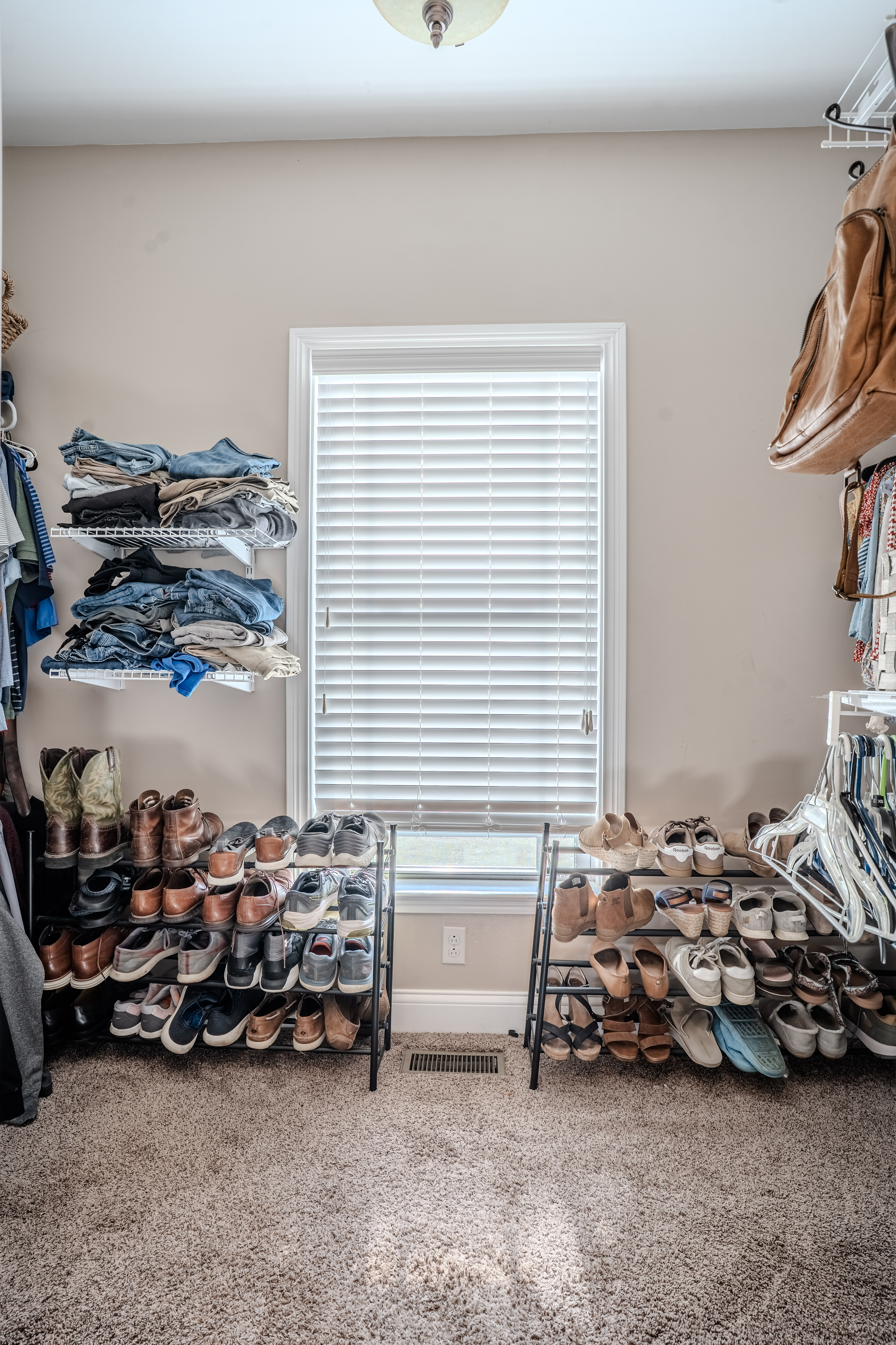 Frankfort, Kentucky, 40601, United States, 6 Bedrooms Bedrooms, ,3 BathroomsBathrooms,Residential,For Sale,2012095