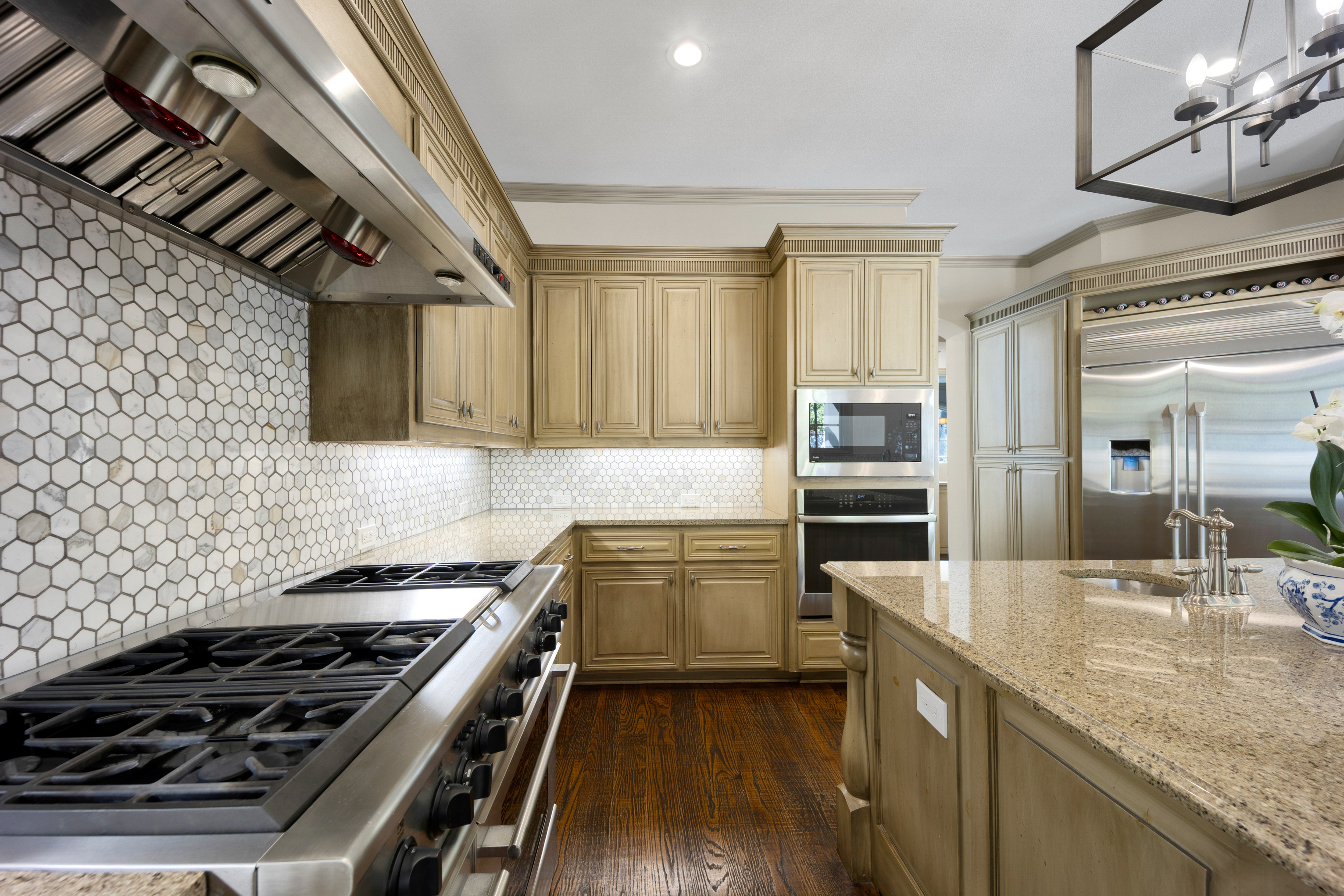 Updated European Transitional in the heart of Preston Hollow - 物件實景