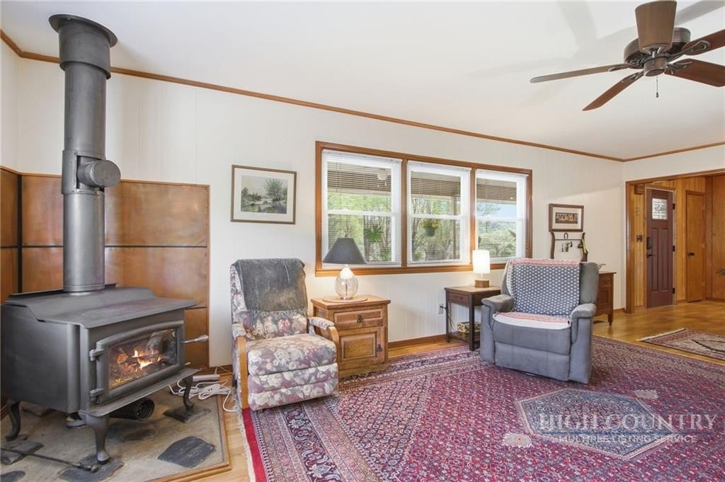 Spruce Pine, North Carolina, 28777, United States, 4 Bedrooms Bedrooms, ,2 BathroomsBathrooms,Residential,For Sale,2045160