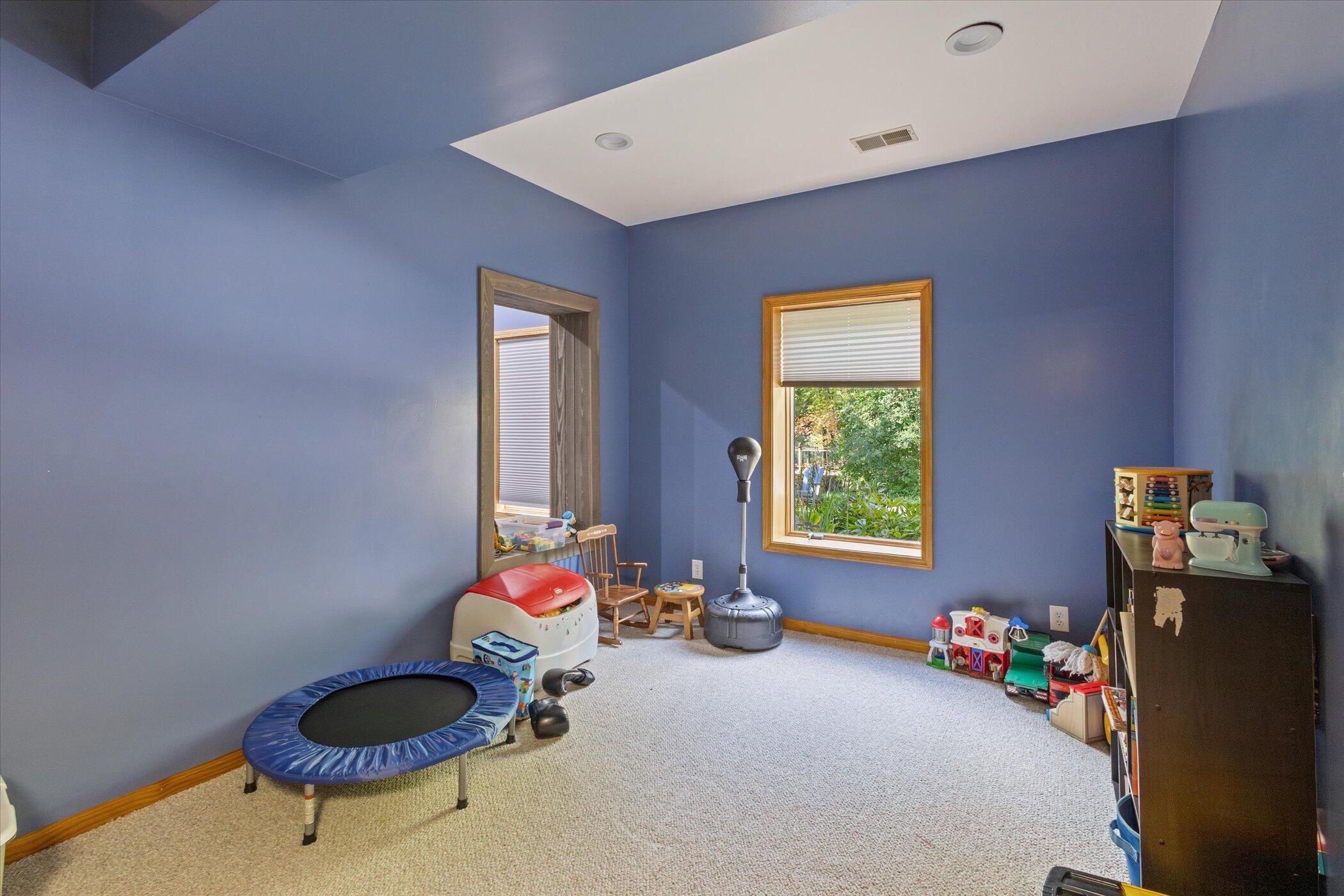 Horton, Michigan, 49246, United States, 5 Bedrooms Bedrooms, ,4 BathroomsBathrooms,Residential,For Sale,1940330