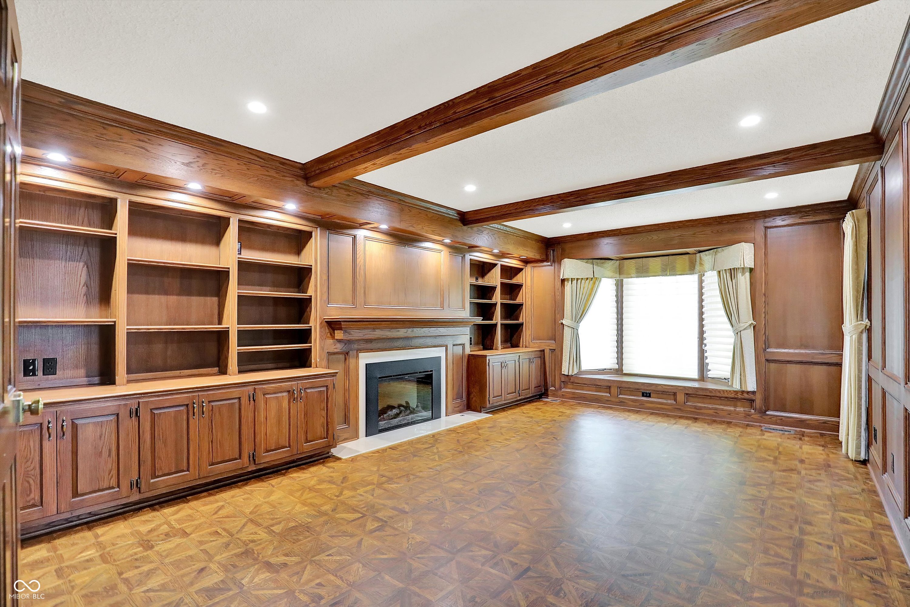 Indianapolis, Indiana, 46260, United States, 4 Bedrooms Bedrooms, ,6 BathroomsBathrooms,Residential,For Sale,1976230