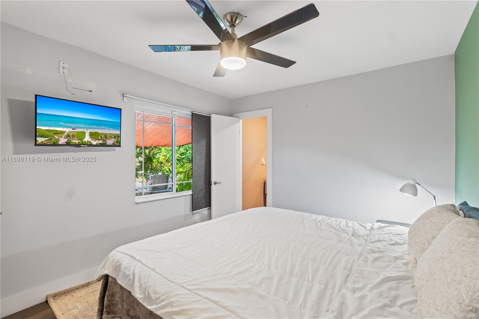 Hollywood, Florida, 33020, United States, 3 Bedrooms Bedrooms, ,2 BathroomsBathrooms,Residential,For Sale,1967684