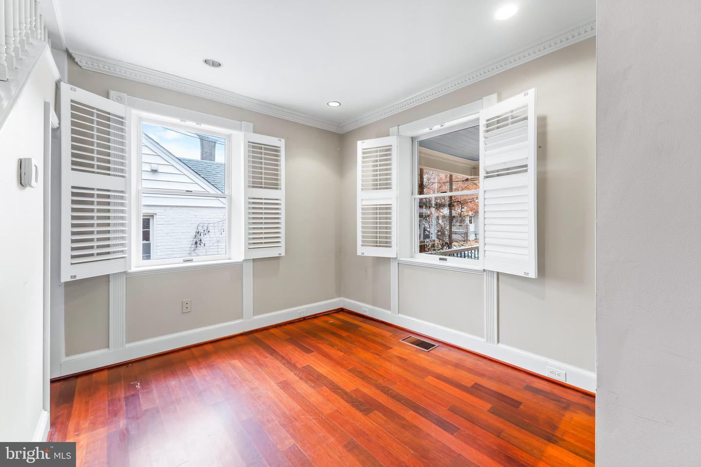 Hyattsville, Maryland, 20781, United States, 3 Bedrooms Bedrooms, ,1 BathroomBathrooms,Residential,For Sale,1998955