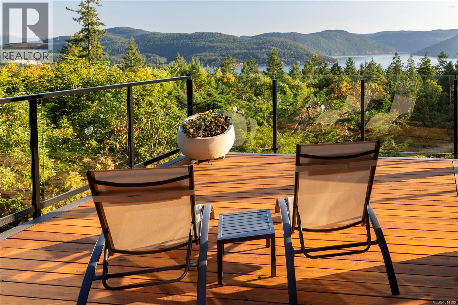 CENTRAL SAANICH, British Columbia, V8M 1S2, CA, 3 Bedrooms Bedrooms, ,4 BathroomsBathrooms,Residential,For Sale,1947352