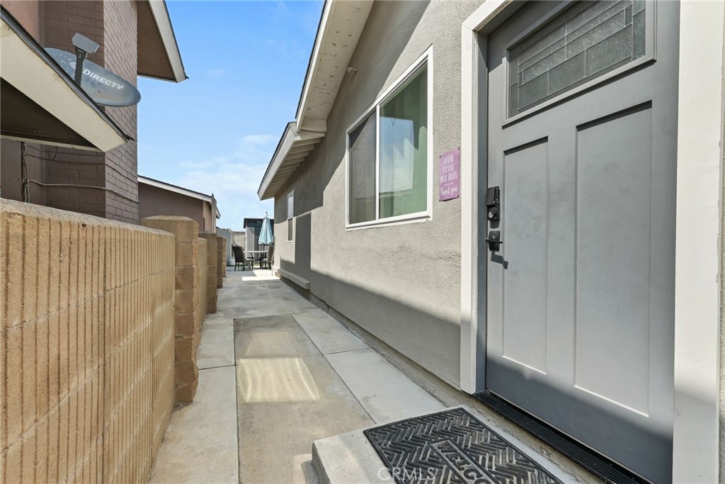 Oxnard, California, 93035, United States, 5 Bedrooms Bedrooms, ,1 BathroomBathrooms,Residential,For Sale,1847302