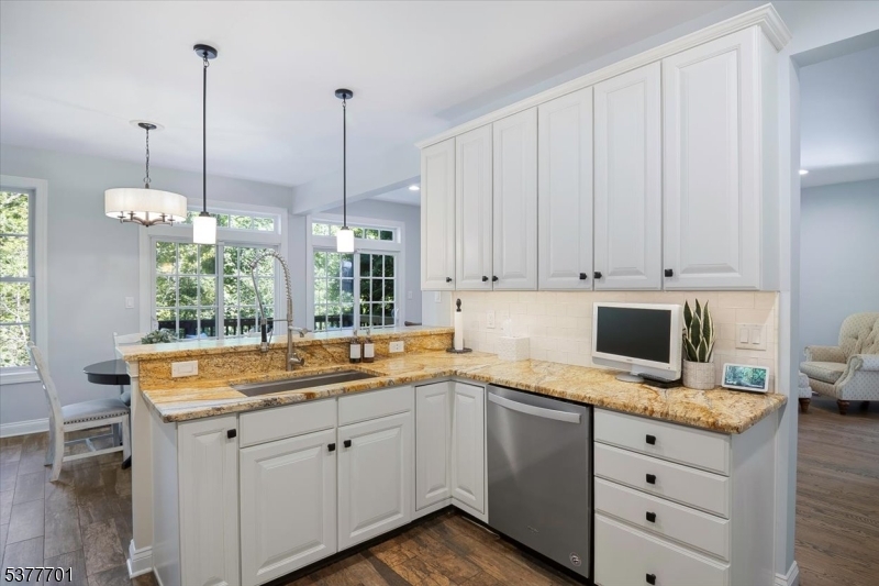Denville Twp., New Jersey, 07834-3836, United States, 3 Bedrooms Bedrooms, ,4 BathroomsBathrooms,Residential,For Sale,1914239