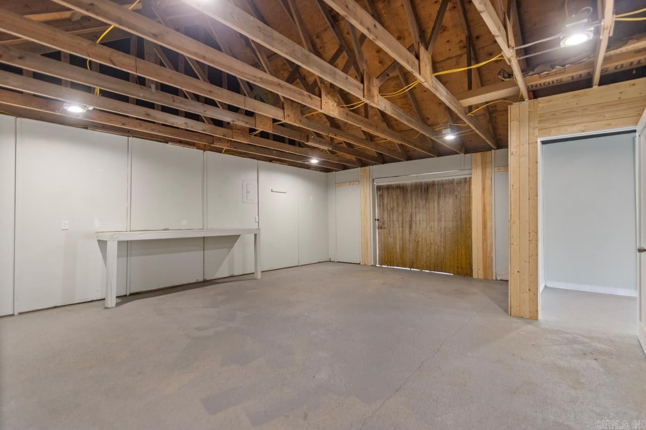 Alexander, Arkansas, 72002, United States, 6 Bedrooms Bedrooms, ,4 BathroomsBathrooms,Residential,For Sale,1986136