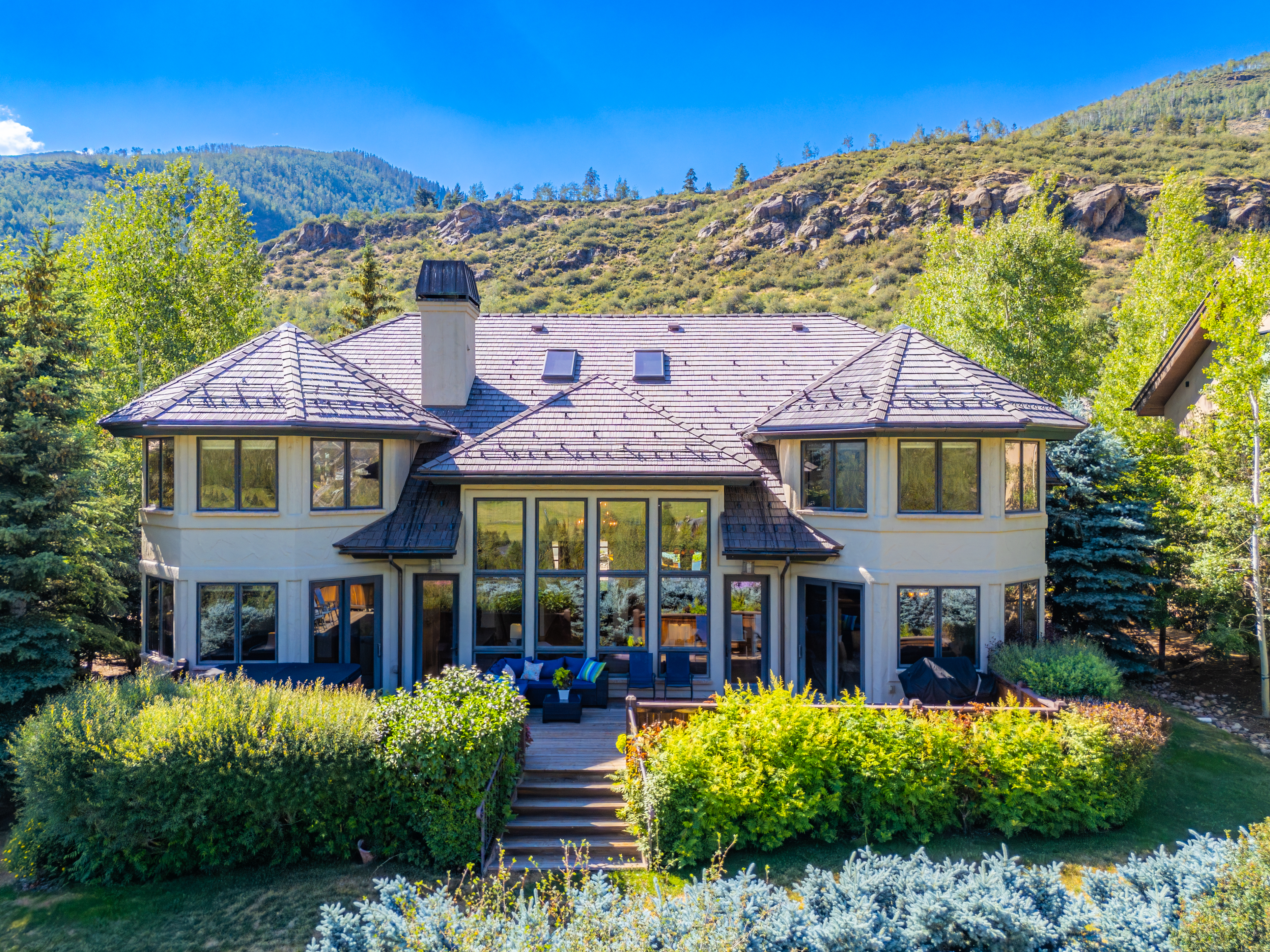  Custom-built, Single-family Home in the Exclusive Grand Traverse Neighborhood - 物件實景