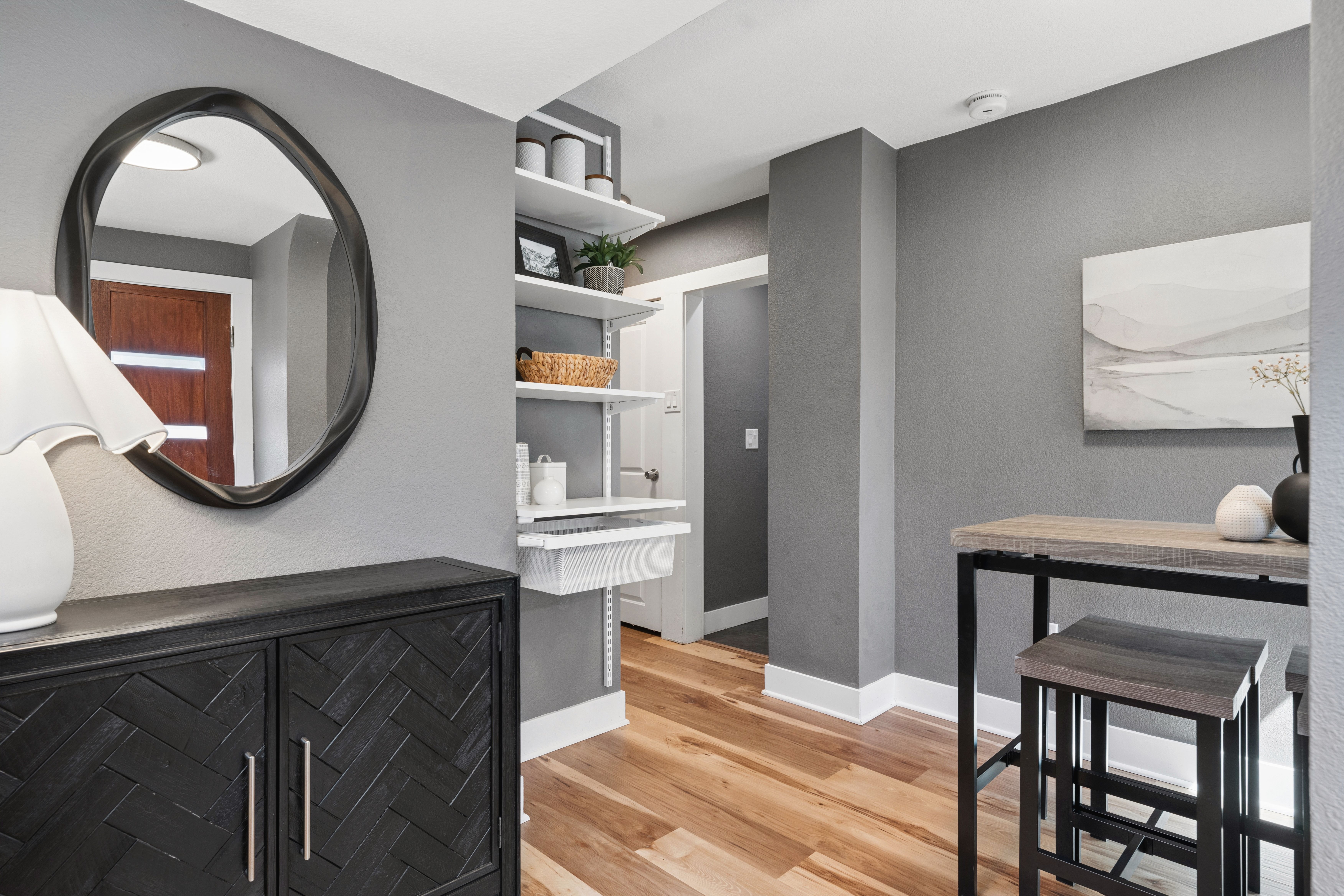  Stylish And Remarkably Versatile Remodeled Mid-Mod Residence - 物件實景