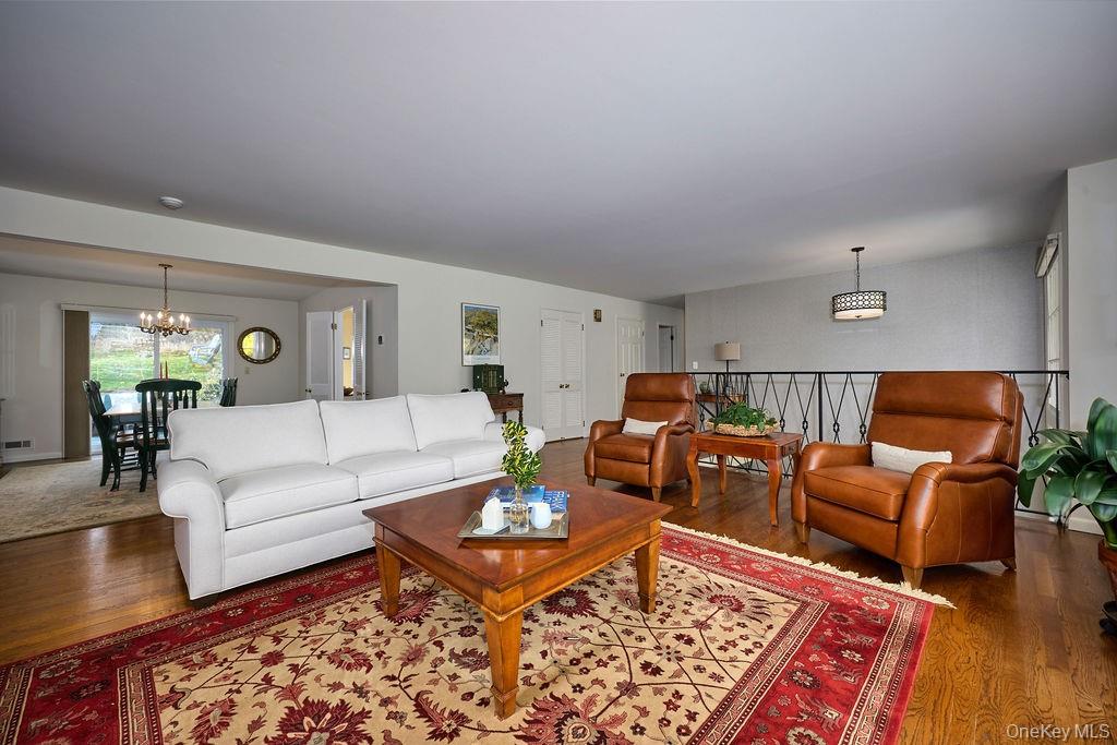 New Rochelle, New York, 10804, United States, 4 Bedrooms Bedrooms, ,3 BathroomsBathrooms,Residential,For Sale,1991055