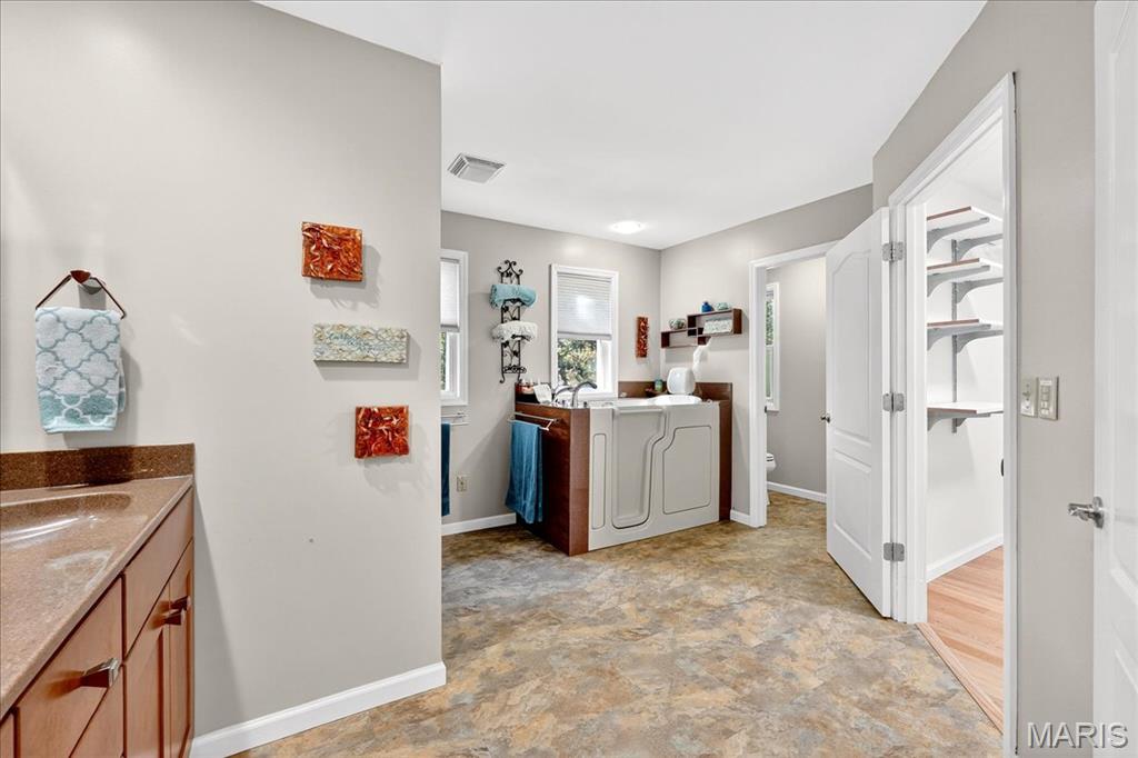 Marthasville, Missouri, 63357, United States, 4 Bedrooms Bedrooms, ,3 BathroomsBathrooms,Residential,For Sale,1973136