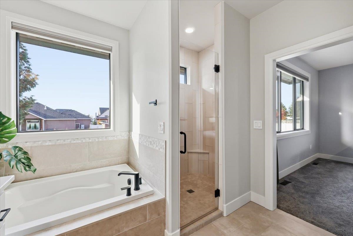 Spokane, Washington, 99208, United States, 5 Bedrooms Bedrooms, ,3 BathroomsBathrooms,Residential,For Sale,1992809