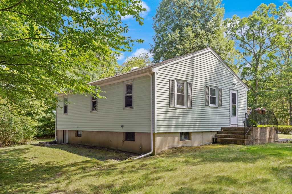 Easton, Massachusetts, 02356, United States, 3 Bedrooms Bedrooms, ,1 BathroomBathrooms,Residential,For Sale,1895599