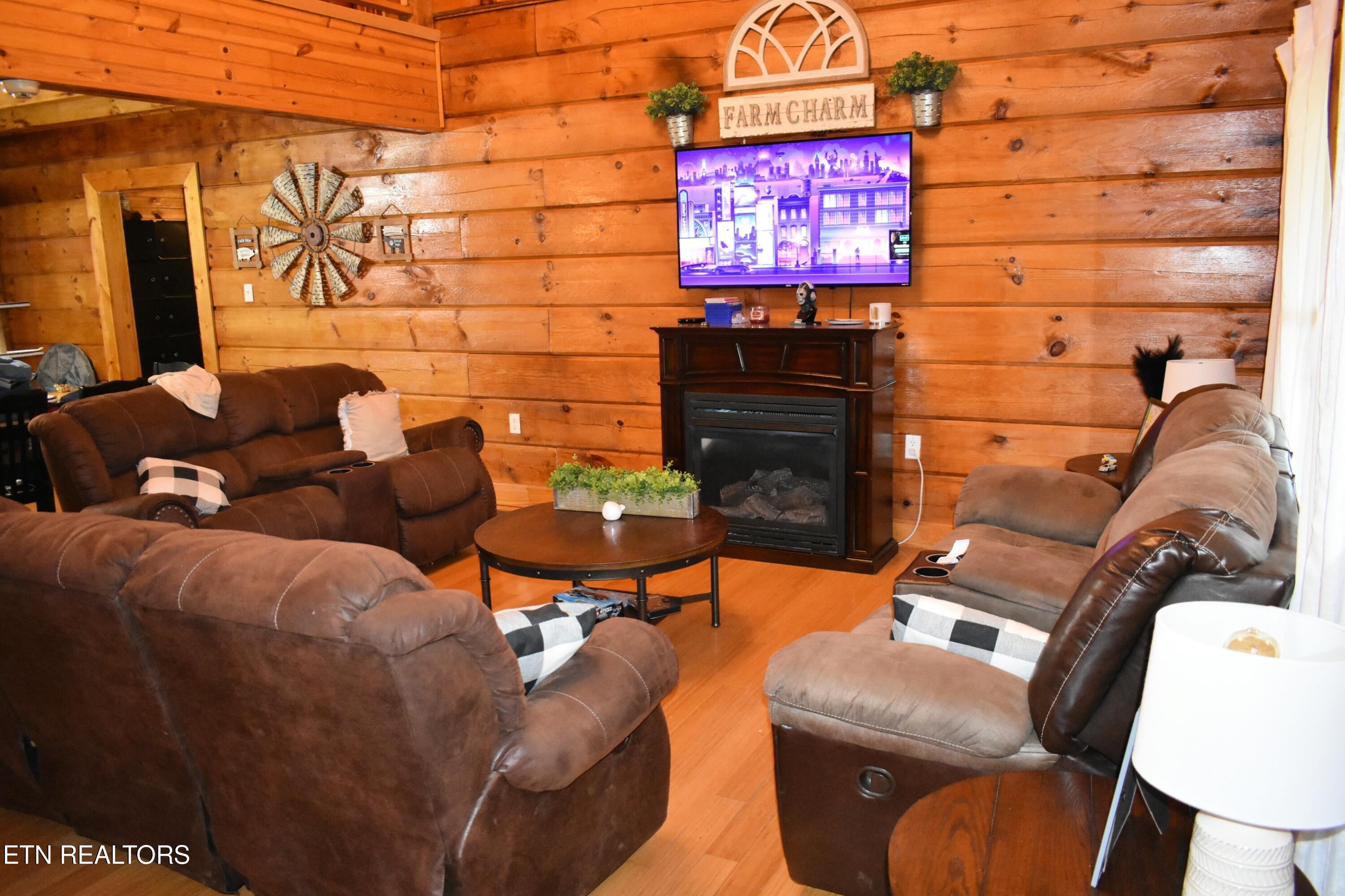 New Tazewell, Tennessee, 37825, United States, 3 Bedrooms Bedrooms, ,3 BathroomsBathrooms,Residential,For Sale,1961424