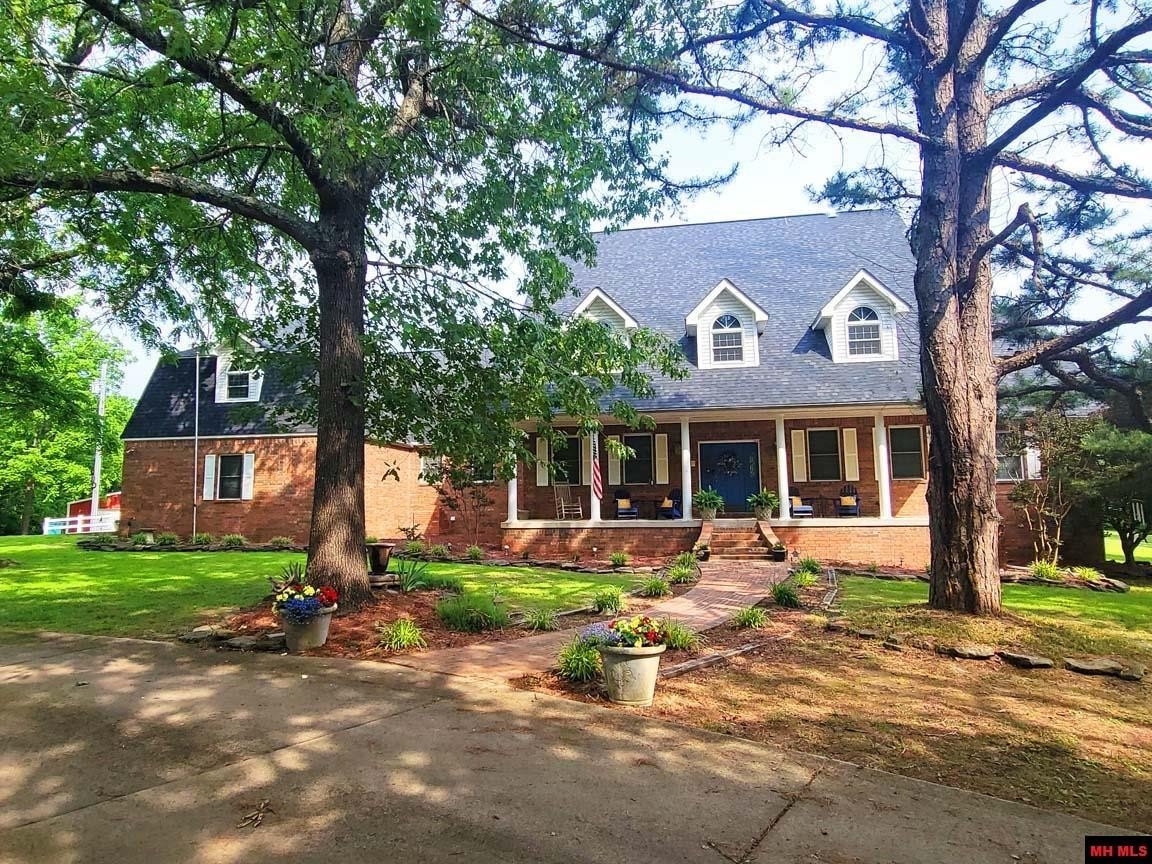 Mountain Home, Arkansas, 72653, United States, 4 Bedrooms Bedrooms, ,5 BathroomsBathrooms,Residential,For Sale,1981288