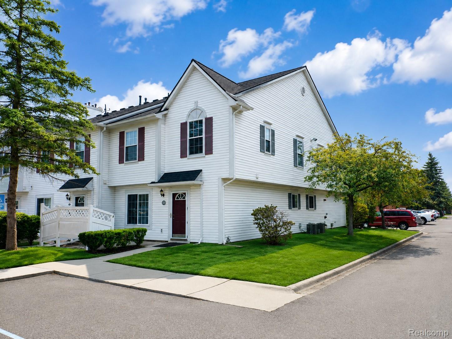 Cape Cod Way, Farmington Hills, MI 48336