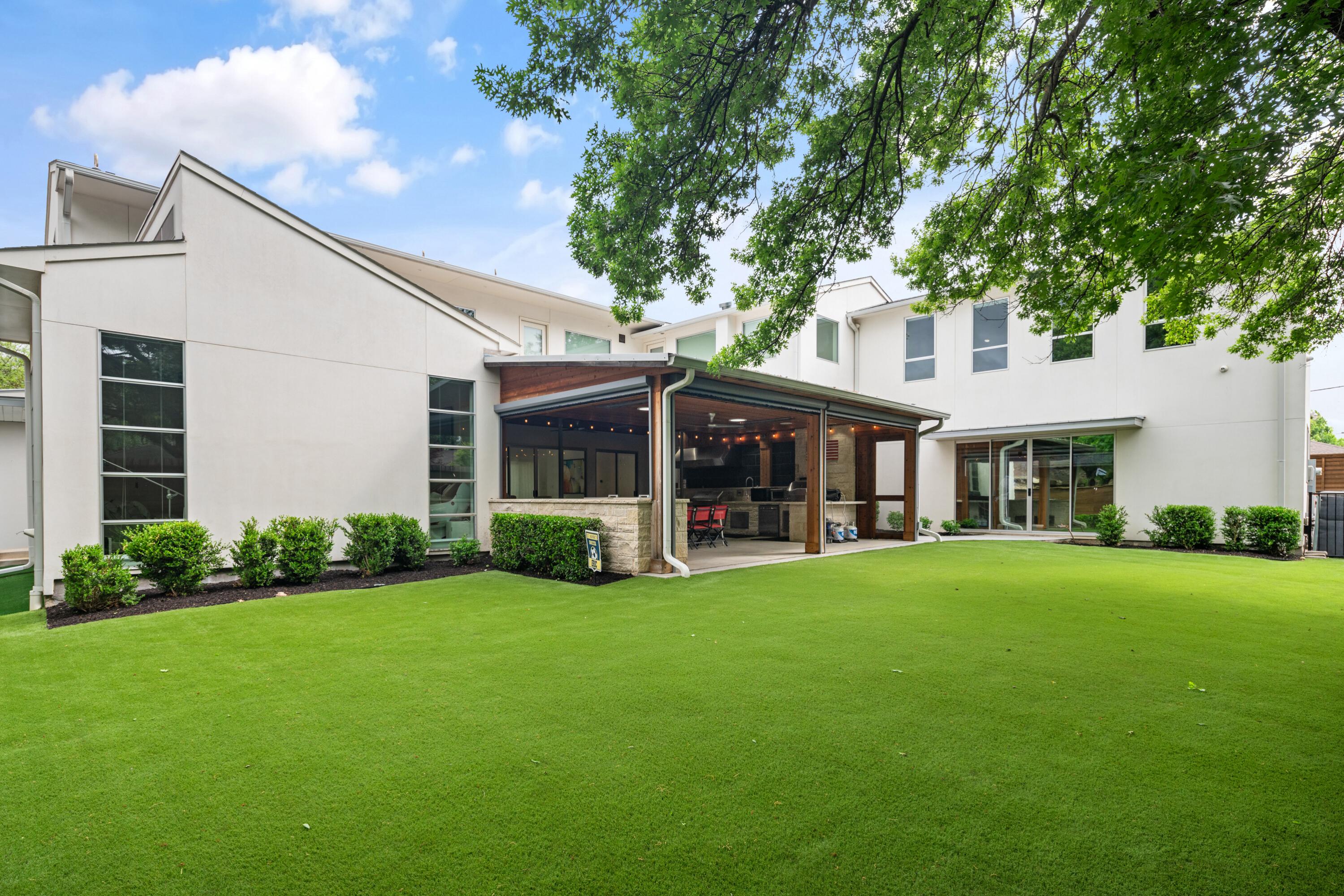  Modern, Distinctive, and Thoughtfully Designed in Melshire Estates - 物件實景