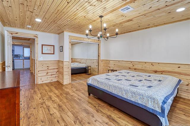 Eufaula, Oklahoma, 74432, United States, 3 Bedrooms Bedrooms, ,3 BathroomsBathrooms,Residential,For Sale,1987326