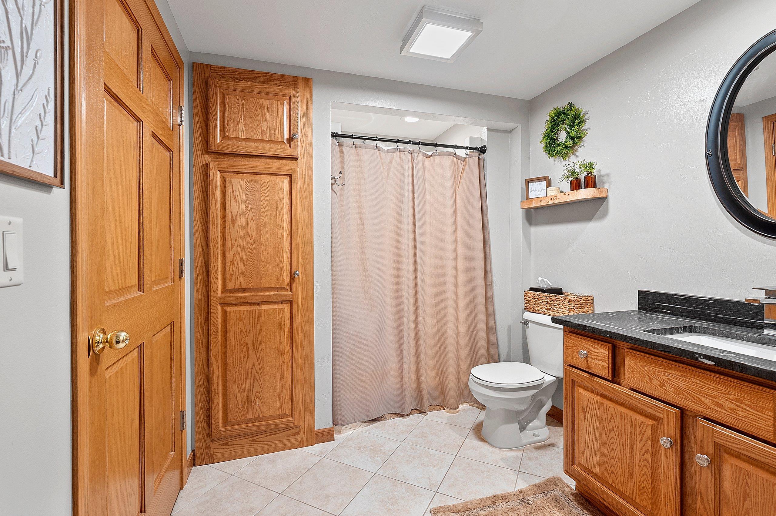 SHAWANO, Wisconsin, 54166, United States, 3 Bedrooms Bedrooms, ,3 BathroomsBathrooms,Residential,For Sale,1940998