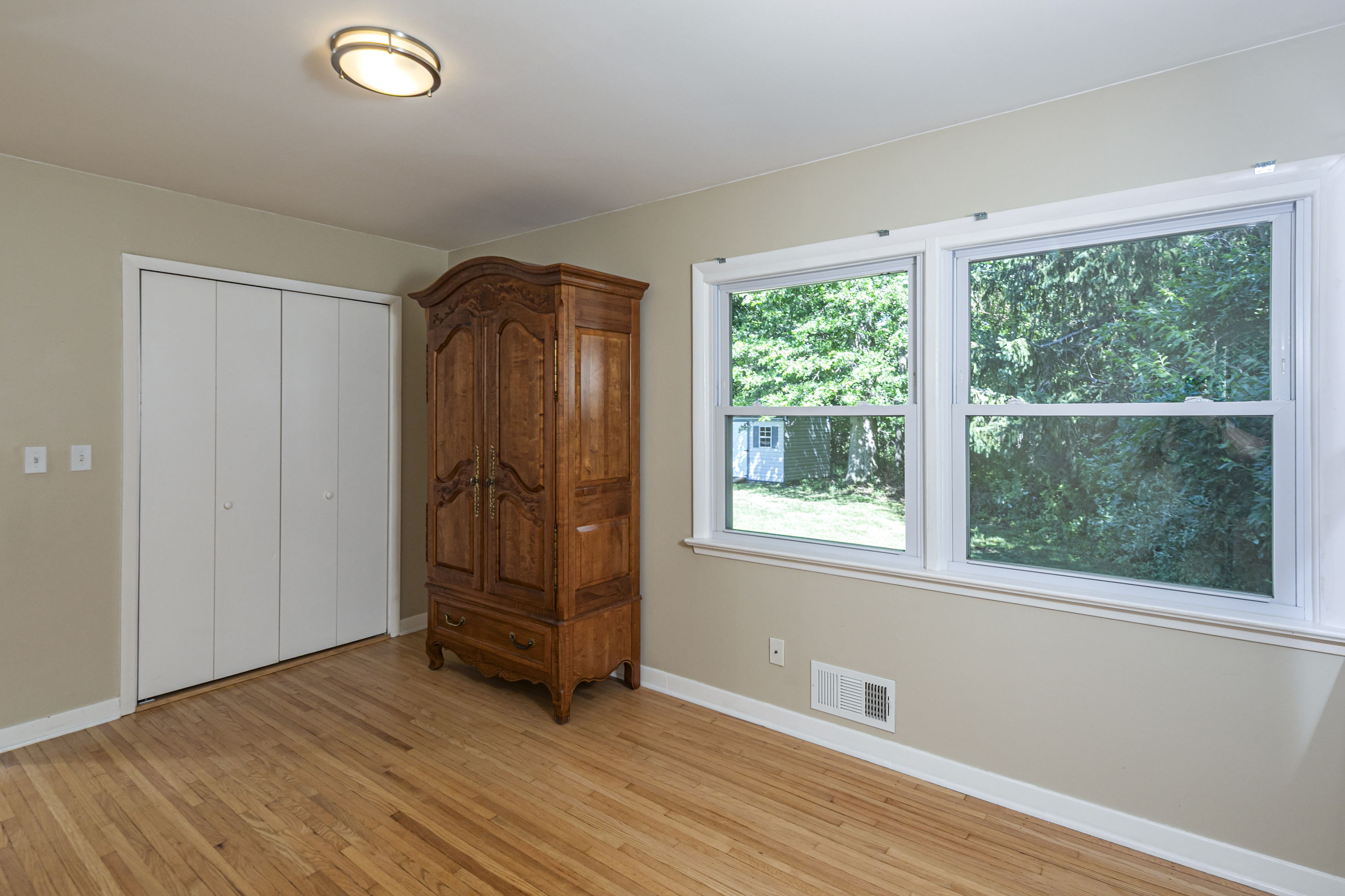  Move-In Ready Ranch in a Terrific Location - 物件實景