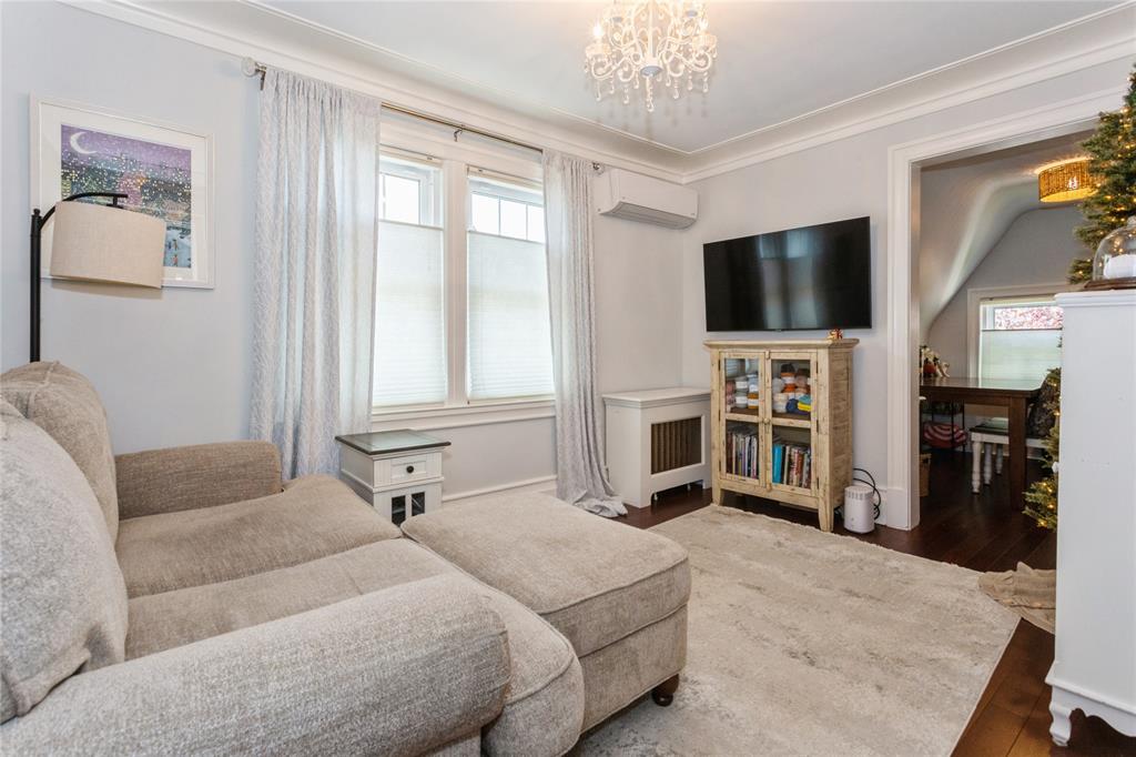 Floral Park, New York, 11001, United States, 3 Bedrooms Bedrooms, ,2 BathroomsBathrooms,Residential,For Sale,1798348