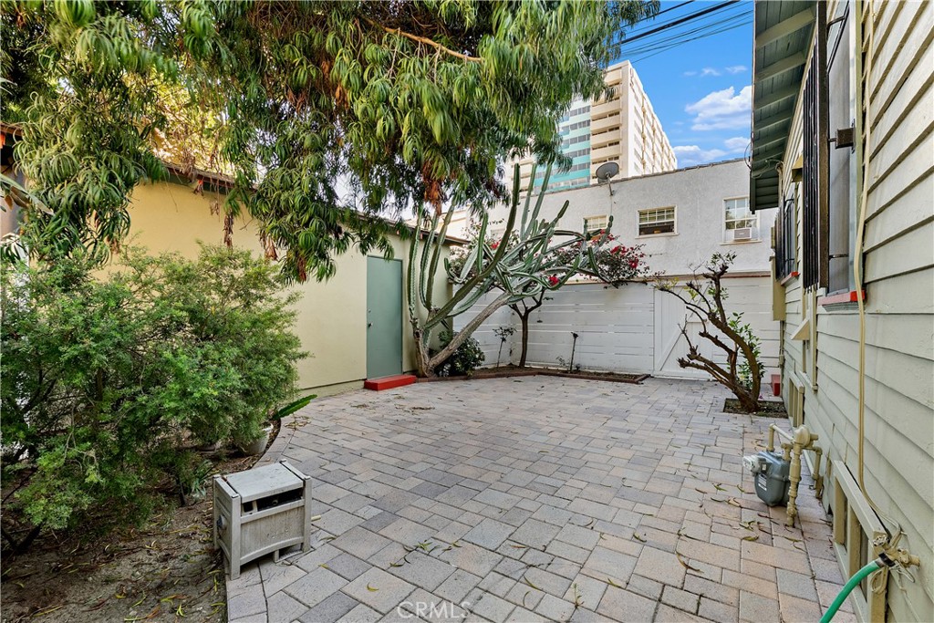 Long Beach, California, 90802, United States, 2 Bedrooms Bedrooms, ,1 BathroomBathrooms,Residential,For Sale,1985541