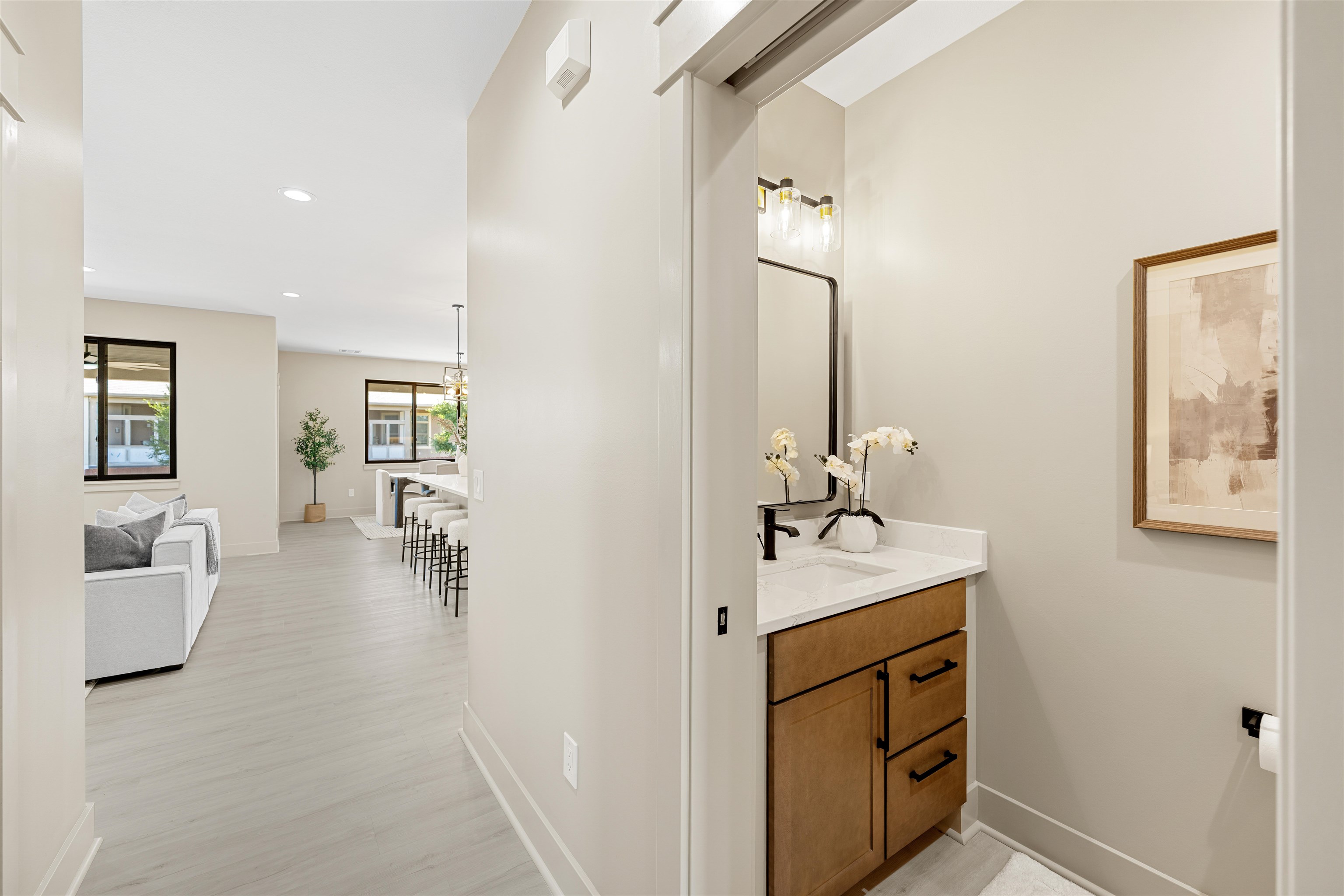 Salina, Kansas, 67401, United States, 3 Bedrooms Bedrooms, ,3 BathroomsBathrooms,Residential,For Sale,1956761