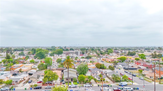 Los Angeles, California, 90003, United States, 5 Bedrooms Bedrooms, ,Residential,For Sale,1889512