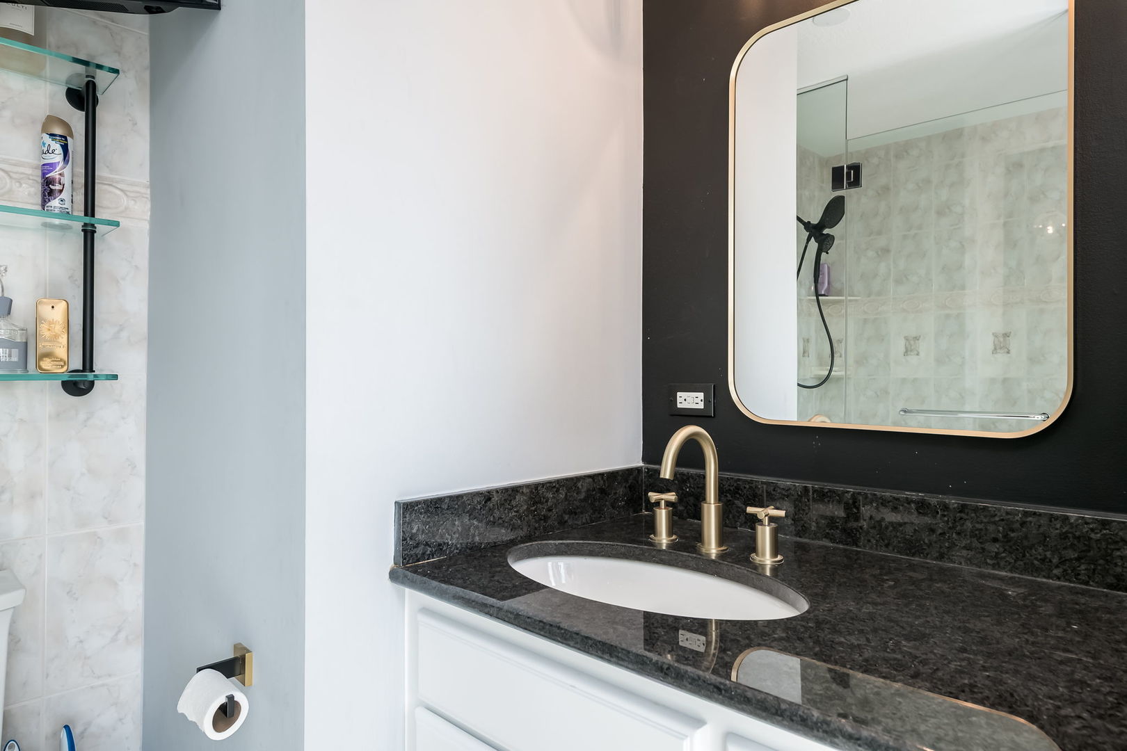 Chicago, Illinois, 60611, United States, 2 Bedrooms Bedrooms, ,2 BathroomsBathrooms,Residential,For Sale,1986220