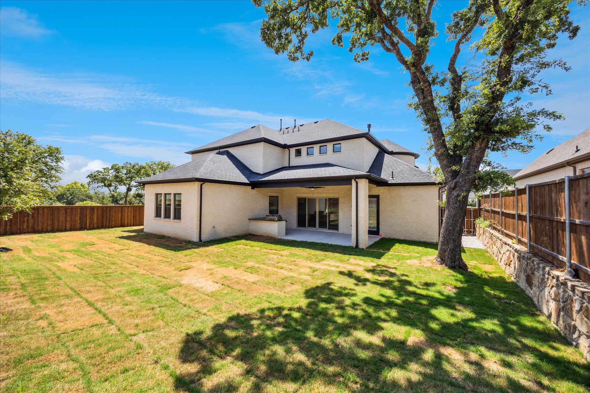 North Richland Hills, Texas, 76182, United States, 5 Bedrooms Bedrooms, ,5 BathroomsBathrooms,Residential,For Sale,1896745