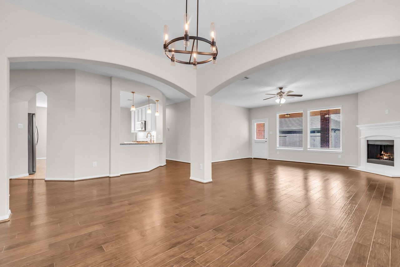 Conroe, Texas, 77384, United States, 4 Bedrooms Bedrooms, ,4 BathroomsBathrooms,Residential,For Sale,1995789