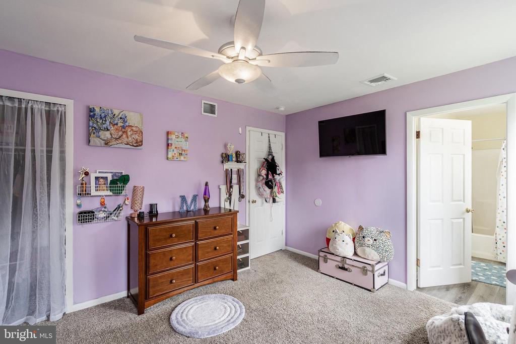 New Egypt, New Jersey, 08533, United States, 4 Bedrooms Bedrooms, ,3 BathroomsBathrooms,Residential,For Sale,1928612
